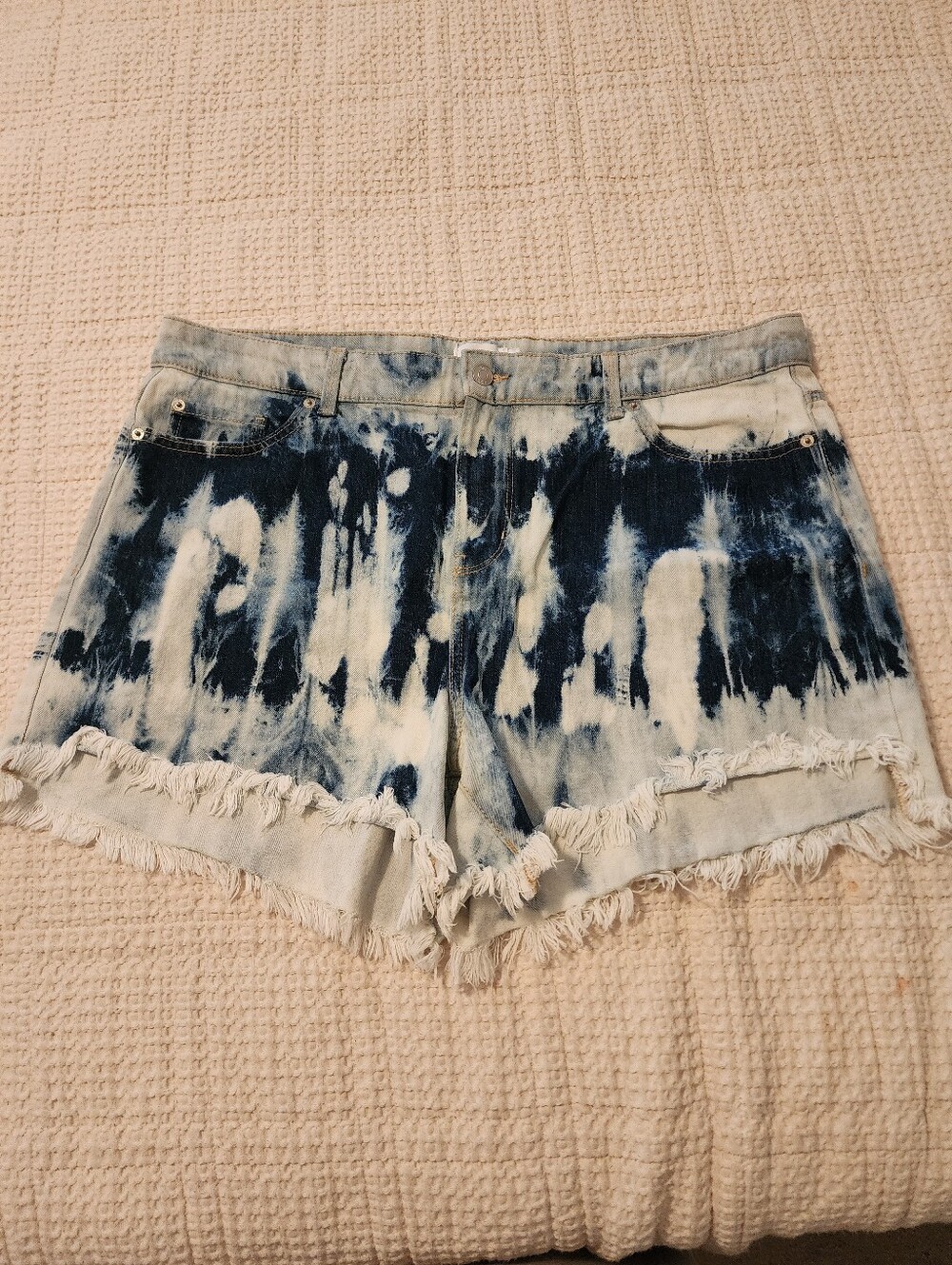 True Craft Women's Tie-Dye HiRise Fringe Hem Shorts Blue/White 16W Western Boho